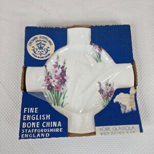 Crown Staffordshire English Bone China Duchess Plate York Gladiola Design W4106